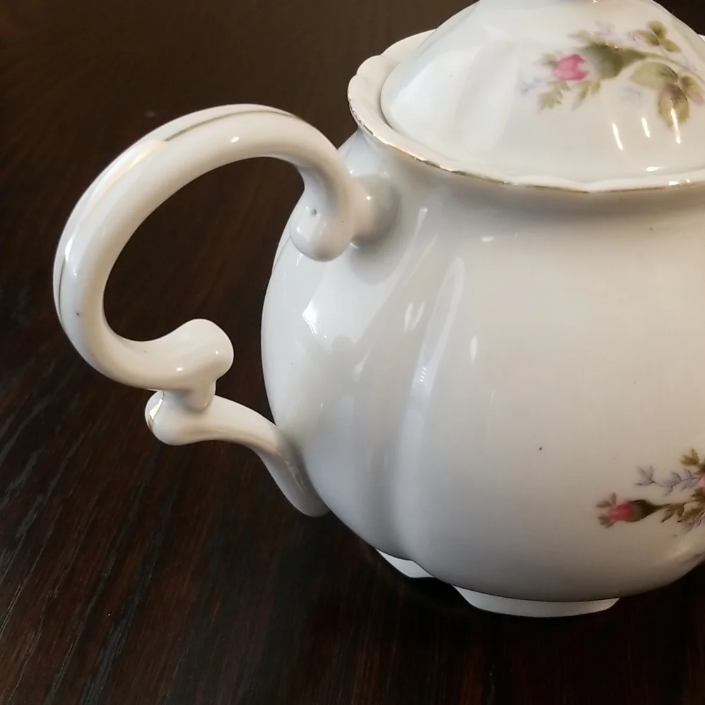 3pc Porcelain Tea Set - Picture 4 of 16